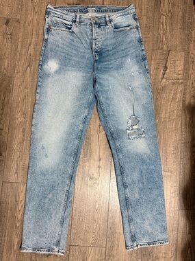 Old Navy Light Blue Distressed Straight-Leg Jeans